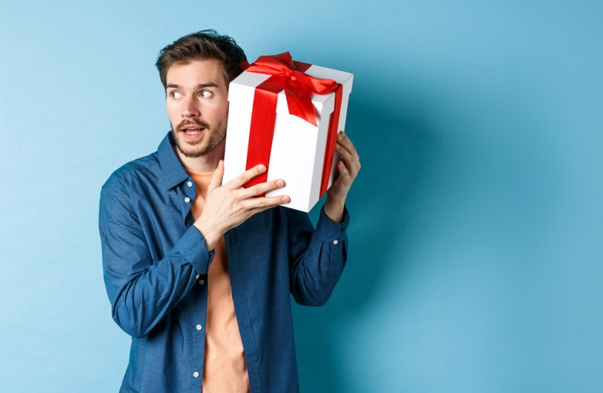 32 idei de cadouri pentru barbati